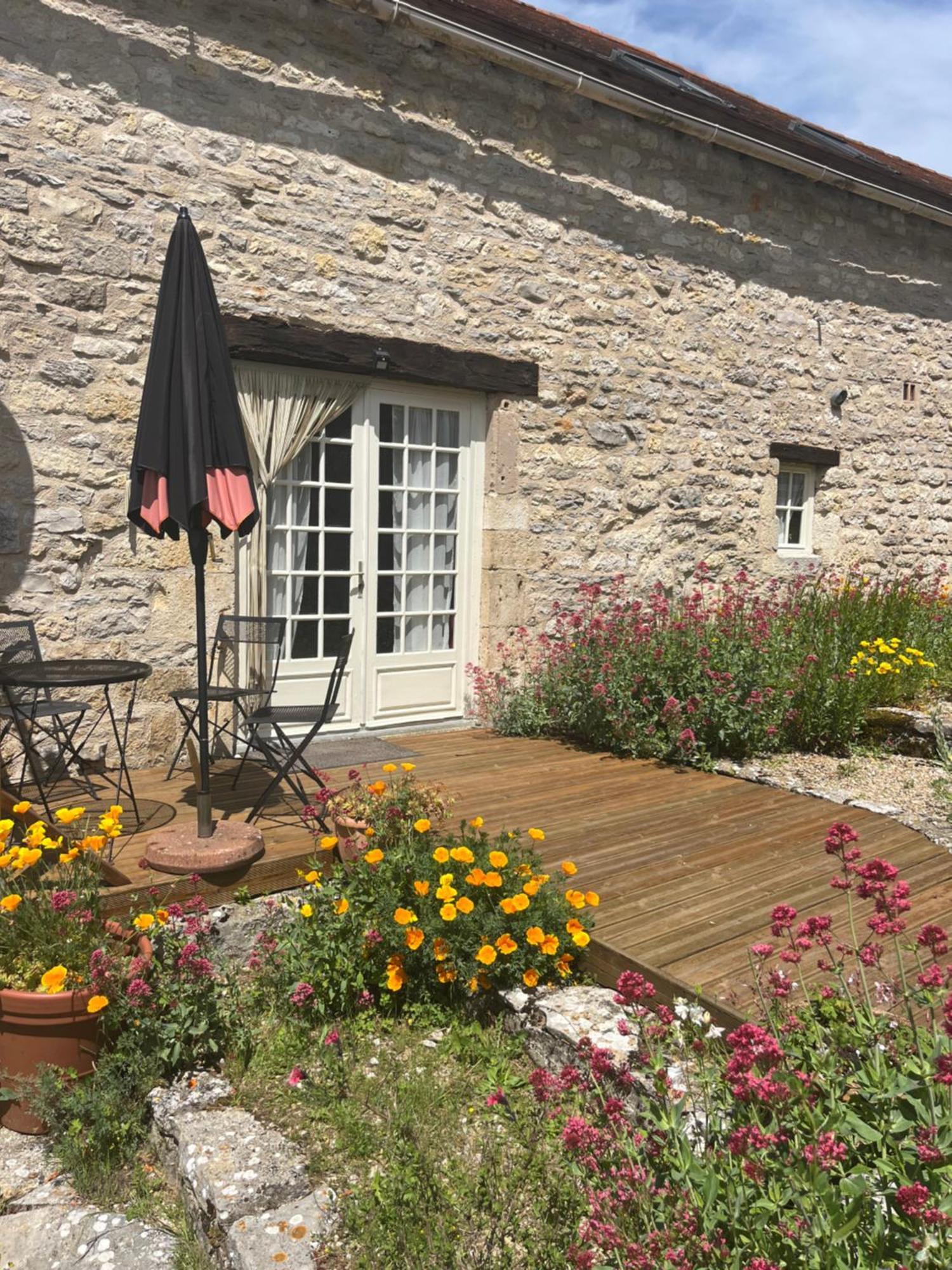 Les Gites Perard Caylus Экстерьер фото